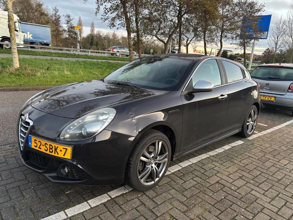 Alfa Romeo Giulietta 2.0 Jtdm 170 pk Trekhaak Leer 227.000!, Euro 5, Zwart, 4 cilinders, Zwart