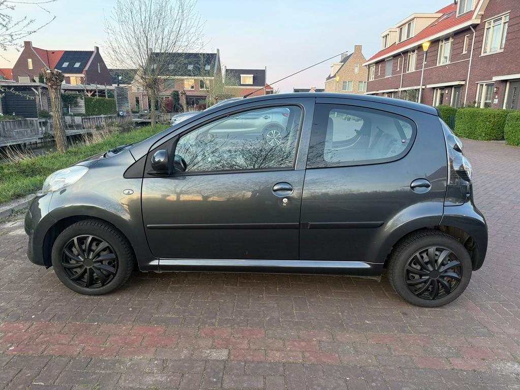 Citroën C1 2011 Grijs, Voorwielaandrijving, 4 stoelen, C1, 68 pk