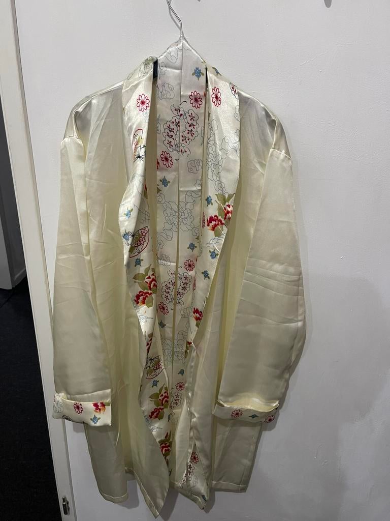 Een prachtig nieuw stuk, Ophalen, Zo goed als nieuw, Maat 42/44 (L)