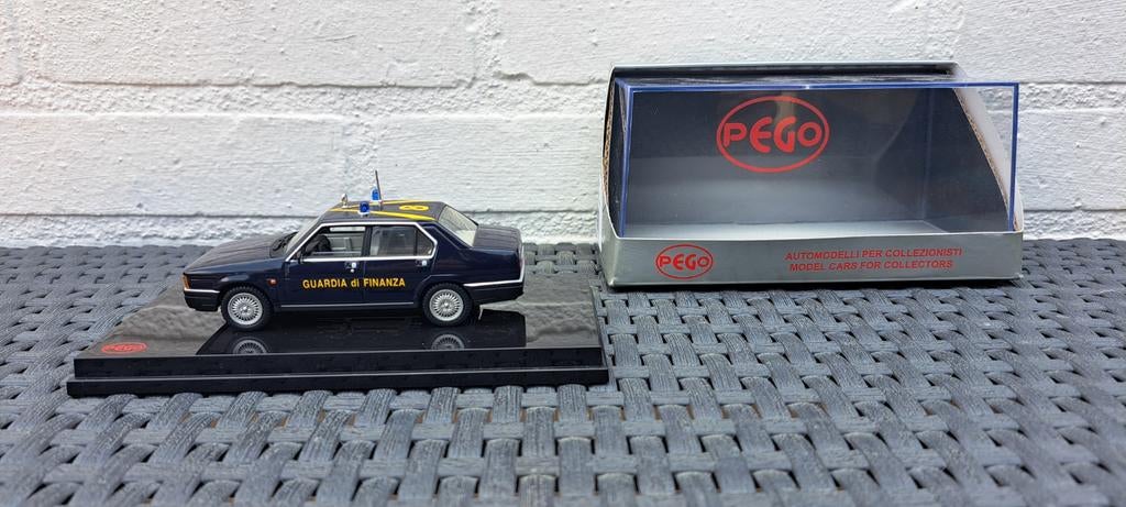Alfa Romeo 90 Berlina "Guardia Di Finanza"  PEGO Italia., Ophalen of Verzenden, Auto, Overige merken