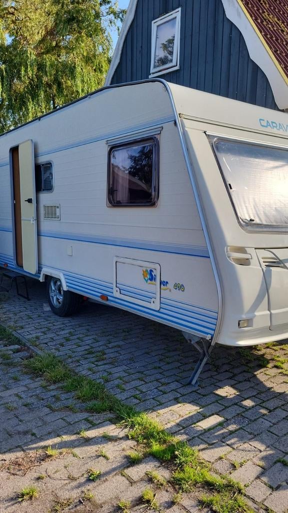 Caravelair Silver 490 met stapelbed - Ideaal voor gezinnen!, Treinzit, 750 - 1000 kg, Particulier, 4 tot 5 meter