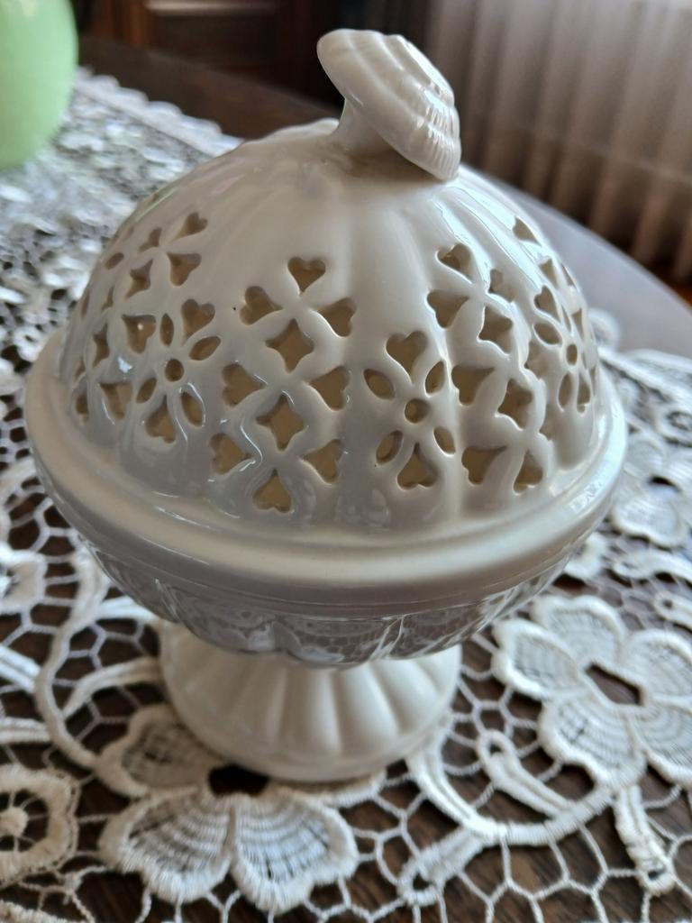 Engels porseleinen potpourri schaaltje Royal Creamware, Porselein of Keramiek, Schaal, Rond, Ophalen of Verzenden