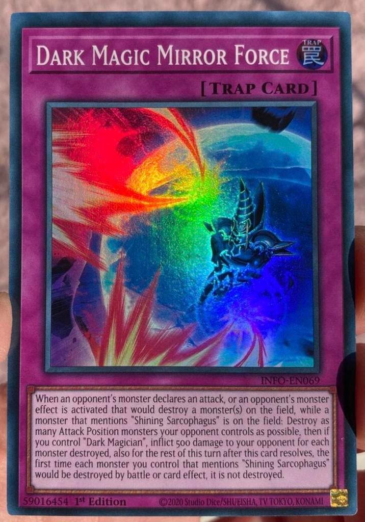 Yu-Gi-Oh! Dark Magic Mirror Force INFO 1st Edition !, Ophalen of Verzenden, Zo goed als nieuw, Losse kaart, Foil