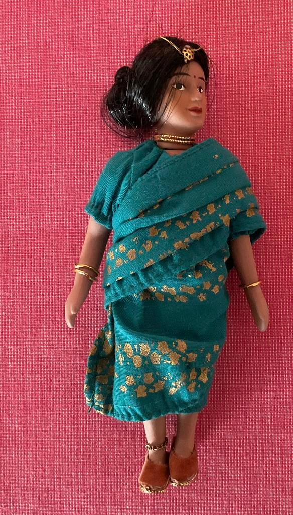 Pop in klederdracht, Ophalen of Verzenden, Pop