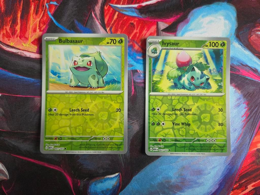 Pokemon Bulbasaur en Ivysaur rev holo!, Ophalen of Verzenden, Zo goed als nieuw, Meerdere kaarten