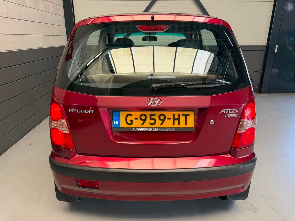 Hyundai Atos 1.1i Active Young|Stuurbekrachtiging|5 deurs|zu, Voorwielaandrijving, 4 cilinders, Met garantie (alle), Leder en Stof