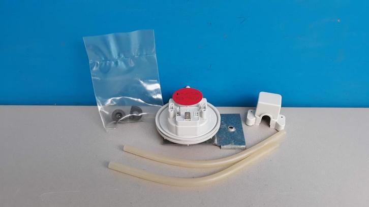 Luchtdrukschakelaar Vailant VC/W 182, 242 Art.nr.: 050521, Doe-het-zelf en Verbouw, Verwarming en Radiatoren, Gebruikt, Cv-ketel of Combi-ketel