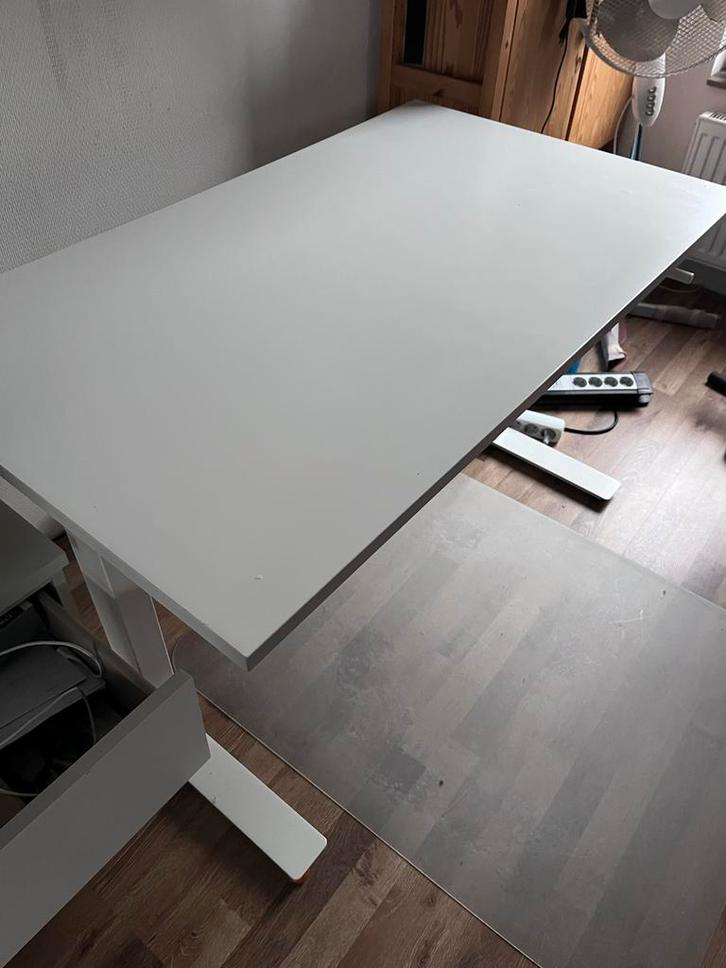 IKEA Skarsta Zit-Sta Bureau Frame, Huis en Inrichting, Bureaus, Gebruikt, Stabureau, In hoogte verstelbaar, Ophalen