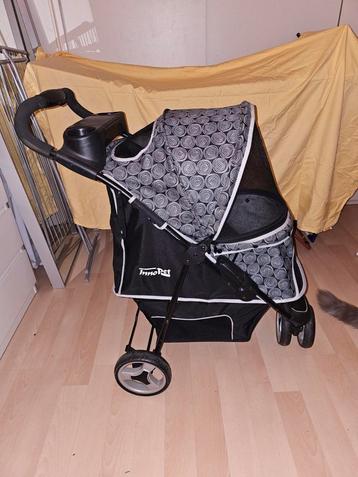 Honden buggy beschikbaar voor biedingen