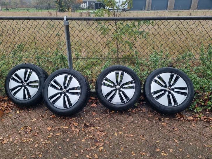 Originele Volkswagen Velgen met Banden, Auto-onderdelen, Banden en Velgen, Banden en Velgen, All Season, 17 inch, 215 mm, Personenwagen