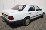 Mercedes-Benz 260E maar 153000 km (bj 1986, automaat), Auto's, Mercedes-Benz, Gebruikt, Wit, Origineel Nederlands, Bedrijf