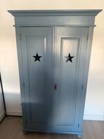 Massief grenen kledingkast in de kleur grijsblauw, Huis en Inrichting, Kasten | Kledingkasten, Ophalen, Gebruikt, 100 tot 150 cm