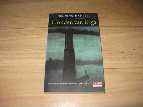 Henning Mankell - Honden van Riga, Boeken, Thrillers, Gelezen, Ophalen of Verzenden