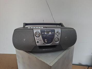 vintage sony draagbare radio cd en cassettespeler beschikbaar voor biedingen