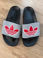 Adidas Adilette slippers grijs rood maat 39, Overige typen, Adidas, Ophalen of Verzenden, Zo goed als nieuw