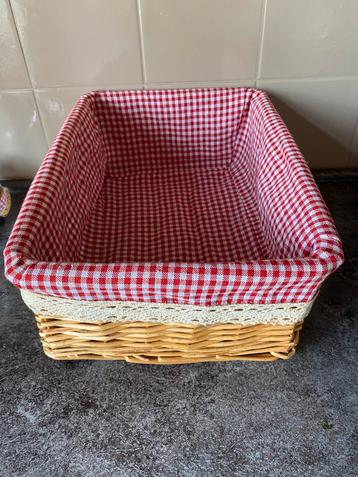 Rieten mand beschikbaar voor biedingen