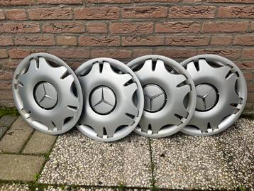 Mercedes W639 Viano wieldoppen set 16 inch beschikbaar voor biedingen