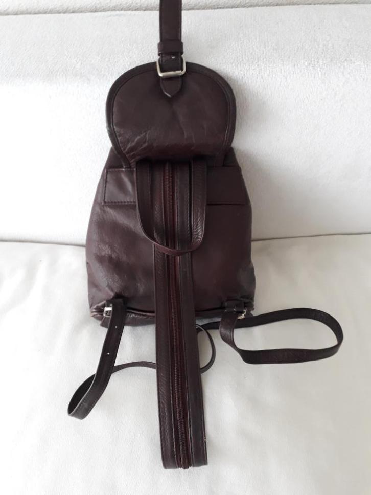 Young Generation , klein leren rugtasje, Sieraden, Tassen en Uiterlijk, Tassen | Rugtassen, Gebruikt, Overige merken, Minder dan 25 cm