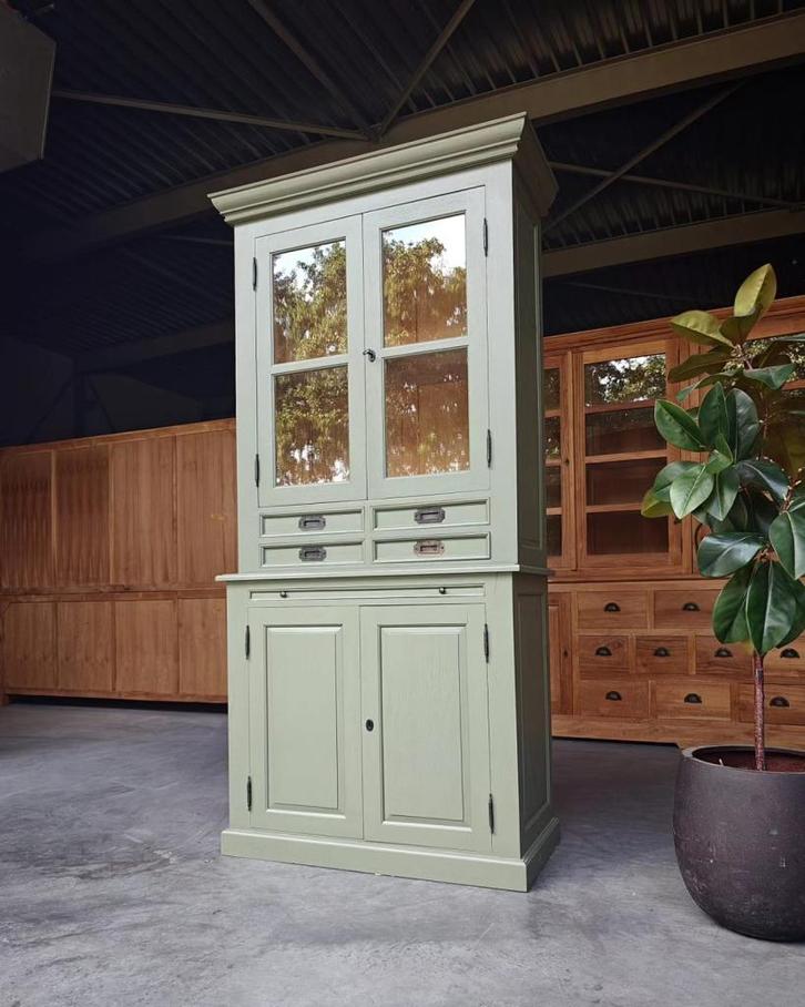 Mosgroene Buffetkast | Smalle Servieskast | Winkelkast #2197, Huis en Inrichting, Kasten | Buffetkasten, Gebruikt, 200 cm of meer