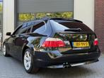 BMW 5-serie Touring 523i LCI 190PK|Pano|NaviPro|LED|Leder|Yo, Auto's, BMW, Achterwielaandrijving, 1800 kg, Zwart, Lichtsensor