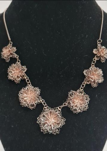 Vintage zilveren filigraan ketting beschikbaar voor biedingen