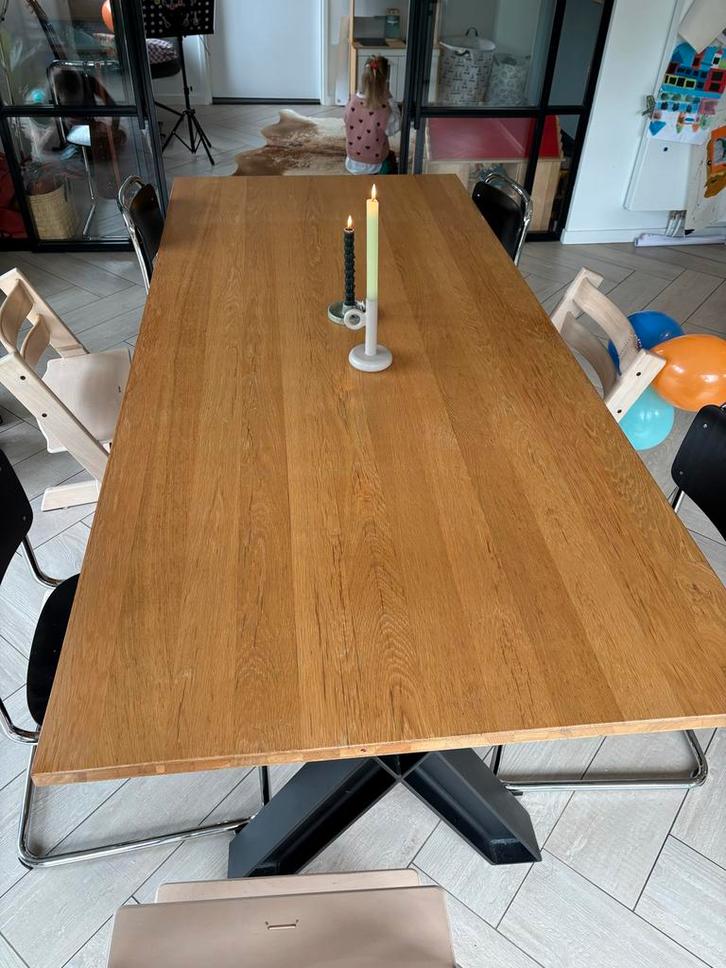 Studio Henk Eettafel - Eiken, Zwart Stalen Onderstel, Huis en Inrichting, Tafels | Eettafels, Gebruikt, 100 tot 150 cm, 200 cm of meer