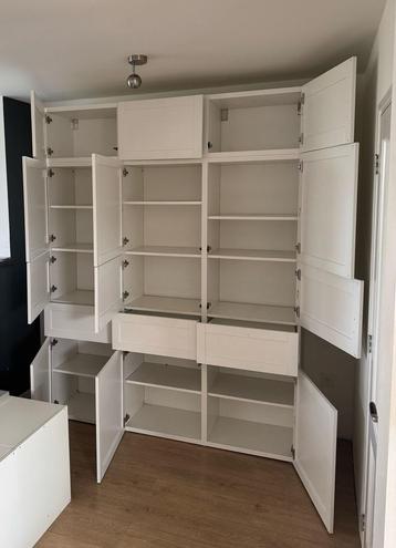 Besta kast, wit 231 hoog, 180 breed, 41 diep
