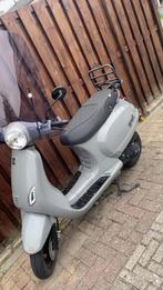 AGM Scooter Blauw - 30 km/u, Fietsen en Brommers, Gebruikt, Overige modellen, 20 cc, Ophalen of Verzenden