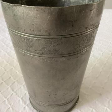 Oude Tinnen Beker beschikbaar voor biedingen