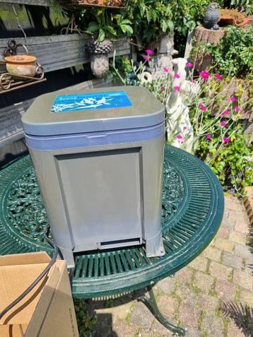 *** VIS VOEDER AUTOMAAT VIJVER  *** beschikbaar voor biedingen