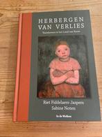 Herbergen van Verlies, Ophalen of Verzenden, Nieuw, Overige onderwerpen, Riet Fiddelaers-Jaspers