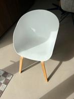 Witte Eetkamerstoel met Houten Poten stoel, Huis en Inrichting, Ophalen, Kunststof, Wit, Zo goed als nieuw