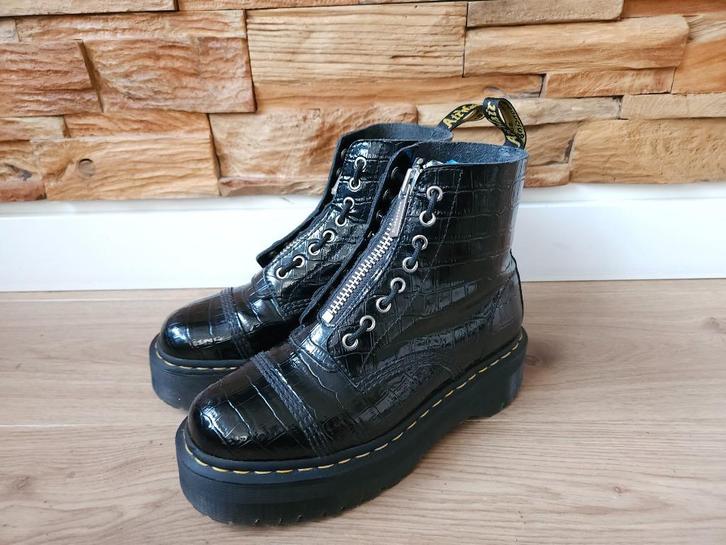 Dr Martens Sinclair Platform Boots ZGAN! maat 40 zwart croco, Kleding | Dames, Schoenen, Zo goed als nieuw, Lage of Enkellaarzen