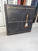 Stratocaster chronicles - 50years of Fender Strat hardcover, Boeken, Gelezen, Ophalen of Verzenden