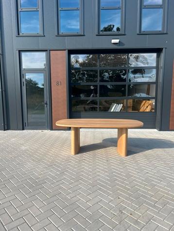 Deens Ovalen Eettafel Japandi 210CM beschikbaar voor biedingen