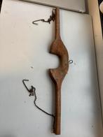 Antiek houten draagjuk met kettingen en metalen haken, Antiek en Kunst, Antiek | Gereedschap en Instrumenten, Ophalen