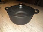 Le Creuset gietijzeren braadpan 22cm - Mat Zwart 3,3 liter, Huis en Inrichting, Keuken | Potten en Pannen, Gebruikt, Ophalen of Verzenden