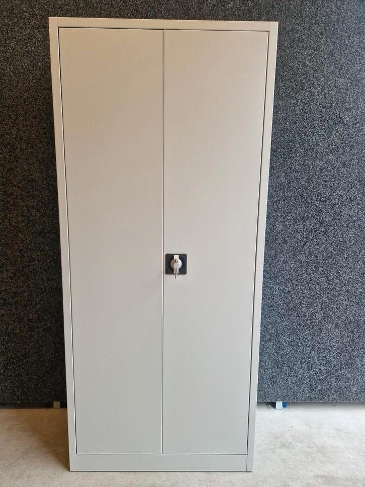 NIEUW archiefkast met slot showmodel, Huis en Inrichting, Kasten | Roldeurkasten en Archiefkasten, Nieuw, 150 tot 200 cm, 50 tot 100 cm