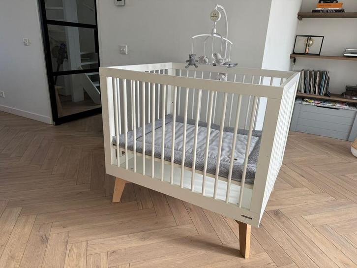 Kidsmill Sixties Box Wit Mat / Naturel, Kinderen en Baby's, Boxen, Zo goed als nieuw, Boxkleed, Ophalen of Verzenden