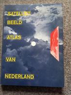 Satellite Beeld Atlas, Gelezen, Overige atlassen, Ophalen of Verzenden, Nederland