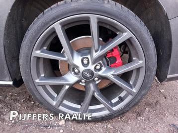 Sportvelgenset + banden van een Ford Focus beschikbaar voor biedingen