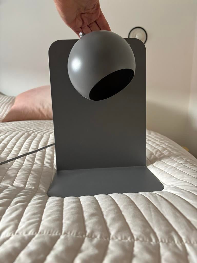 Frandsen Ball USB Wandlamp - Magnetisch, Ophalen, Zo goed als nieuw