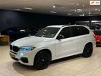 BMW X5 M50d|Trekhaak|Keyless|Memory|H&K|Mineralweiss, Auto's, Automaat, 15 km/l, 2993 cc, Wit