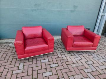 twee design leren fauteuils beschikbaar voor biedingen