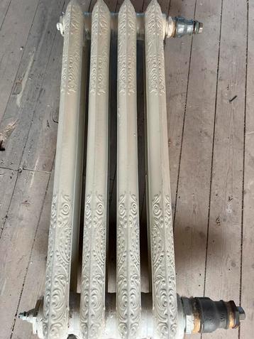 Antieke gietijzeren radiator – sfeervol & karaktervol beschikbaar voor biedingen