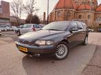 Volvo V70 2.4 170PK AUT 2004 Grijs, Auto's, Volvo, Origineel Nederlands, Te koop, Zilver of Grijs, 5 stoelen