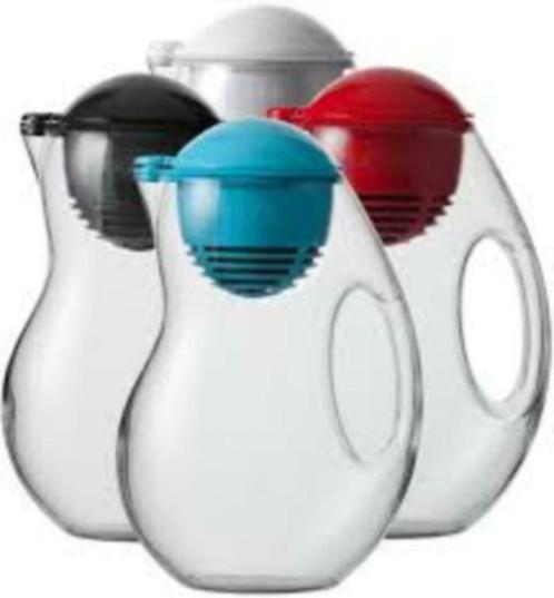 NIEUW !!!!! Bobble Jug 2L met filter in sky blue & red, Huis en Inrichting, Keuken | Keukenbenodigdheden, Nieuw, Ophalen of Verzenden