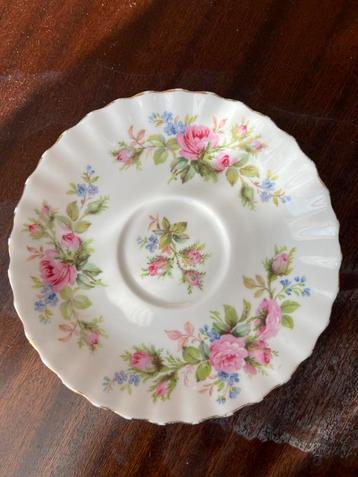 Royal Albert Moss Rose Schotel beschikbaar voor biedingen