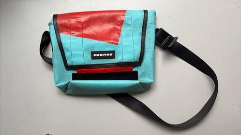 FREITAG schoudertas, Sieraden, Tassen en Uiterlijk, Tassen | Schoudertassen, Gebruikt, Overige merken, Rood, Ophalen of Verzenden