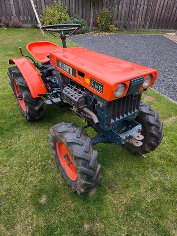 Gezocht Kubota B6000 Werkplaatshandboek / onderdelenboek beschikbaar voor biedingen
